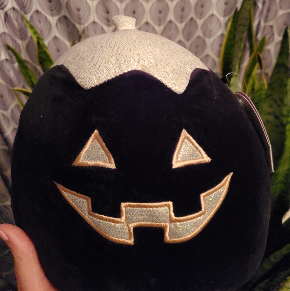 Paige pumpkin 8 inch